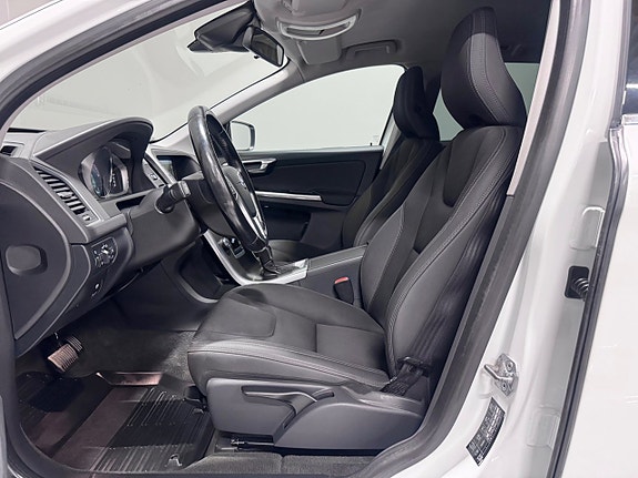 Volvo XC60 14 of 25