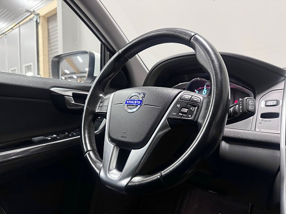 Volvo XC60 19 of 25