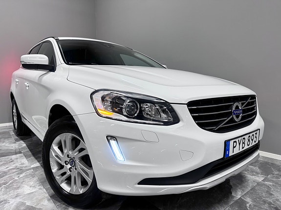 Volvo XC60 2 of 5