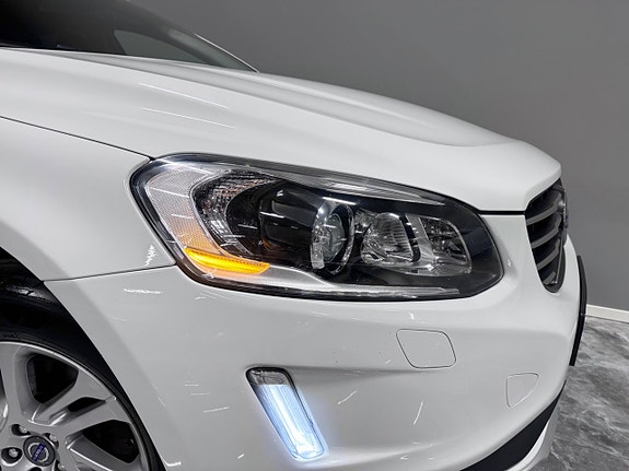 Volvo XC60 11 of 25