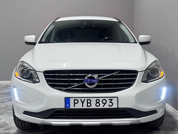 Volvo XC60 3 of 5