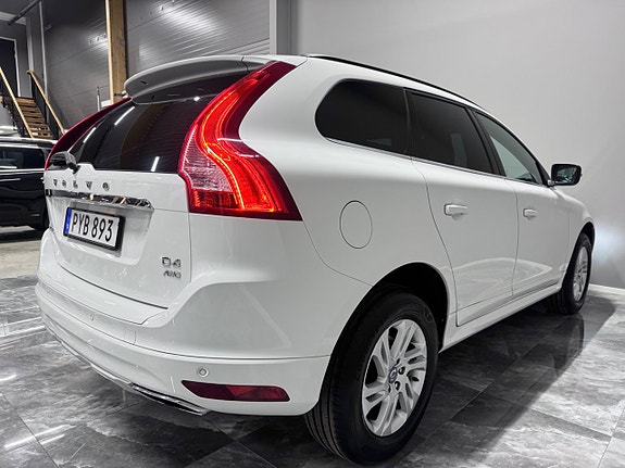 Volvo XC60 8 of 25