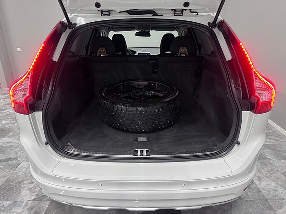 Volvo XC60 25 of 25