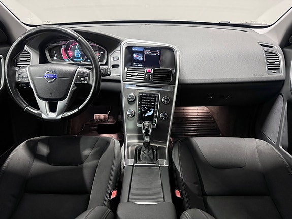 Volvo XC60 16 of 25