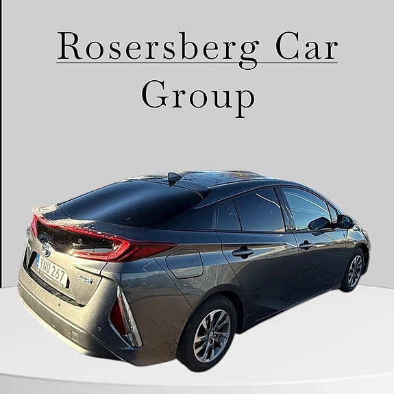 Toyota Prius Plug-in Hybrid 3 of 20