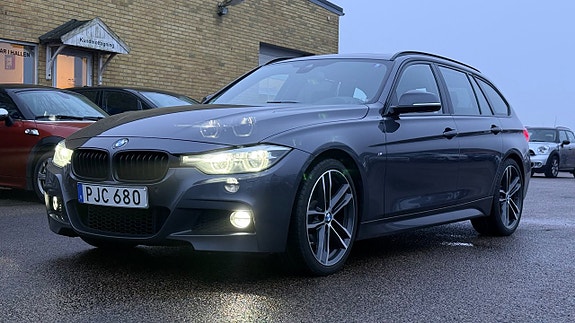 BMW 330i