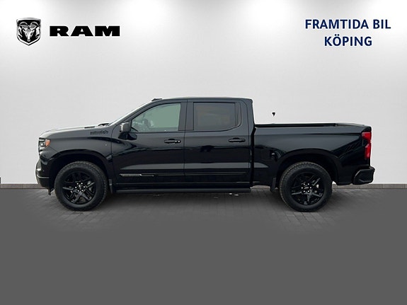 Chevrolet Silverado EV 4 of 22