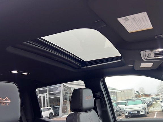 Chevrolet Silverado EV 17 of 22