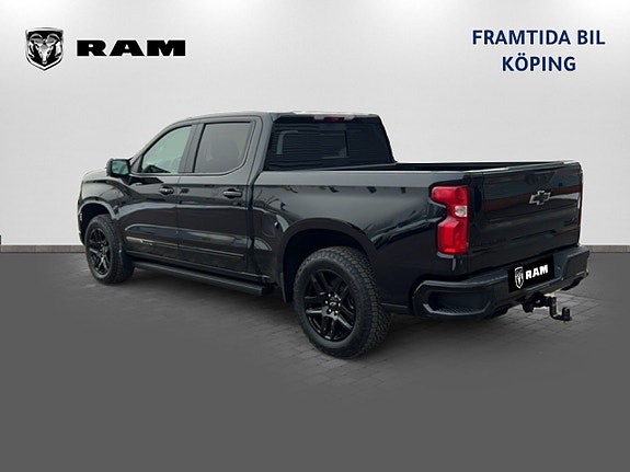 Chevrolet Silverado EV 6 of 22