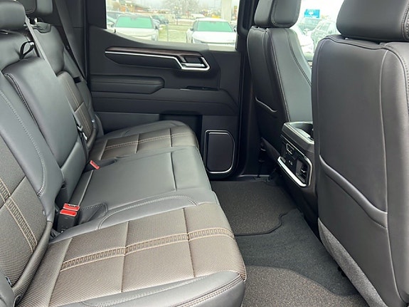 Chevrolet Silverado EV 15 of 22