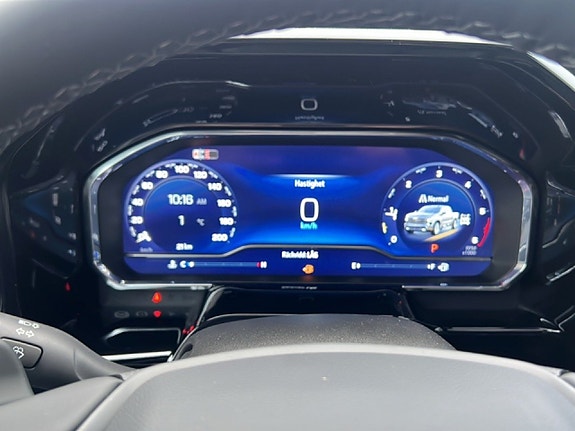 Chevrolet Silverado EV 10 of 22