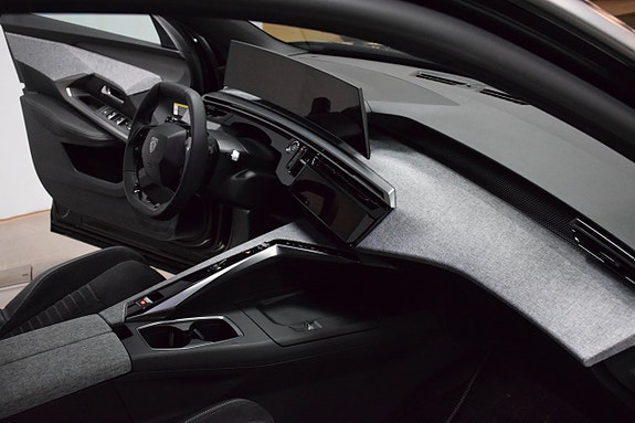 Peugeot 3008 16 of 23