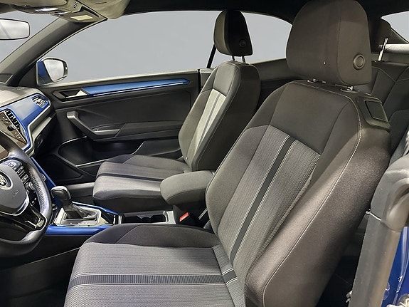 Volkswagen T-Roc 8 of 9