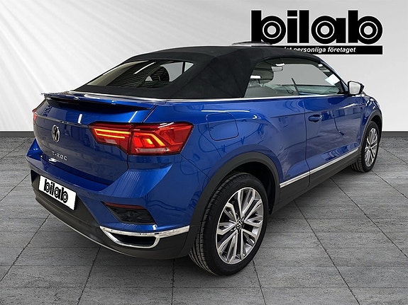 Volkswagen T-Roc 4 of 9