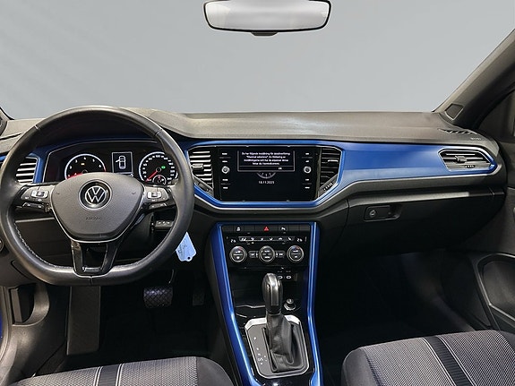 Volkswagen T-Roc 7 of 9