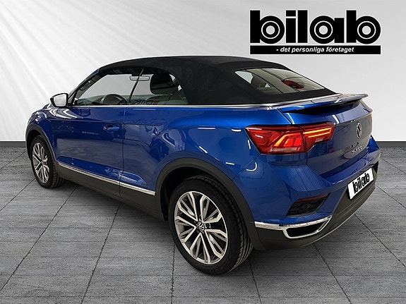 Volkswagen T-Roc 3 of 9