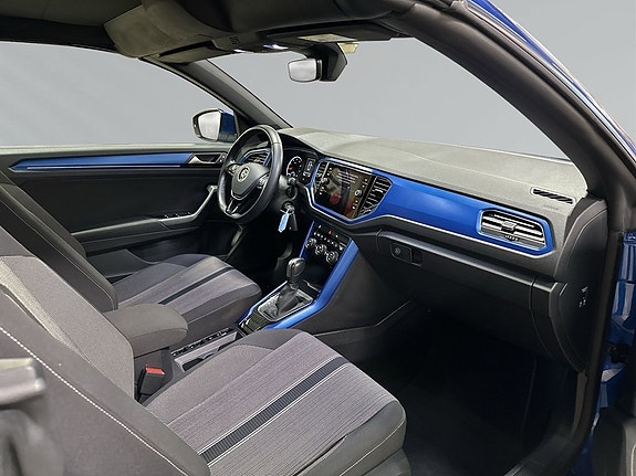 Volkswagen T-Roc 6 of 9