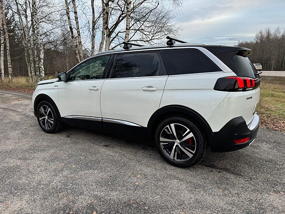 Peugeot 5008 5 of 6