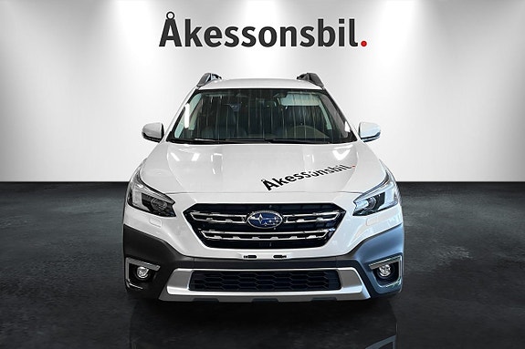 Subaru Outback 2 of 5