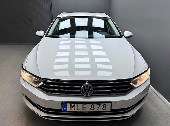 Volkswagen Passat 3 of 5