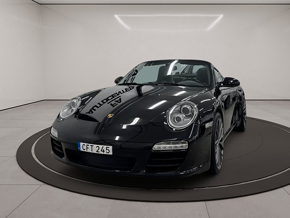 Porsche 911 Carrera S 4 of 5
