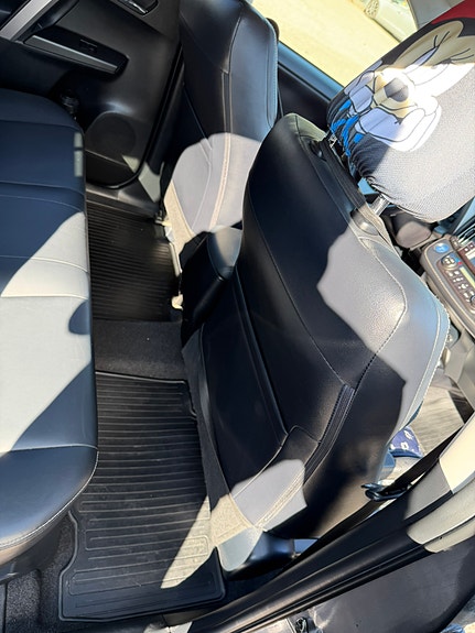 Toyota RAV4 6 of 8