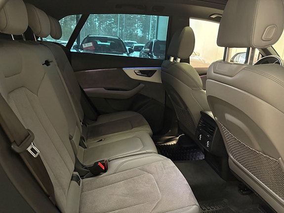 Audi Q8 24 of 27