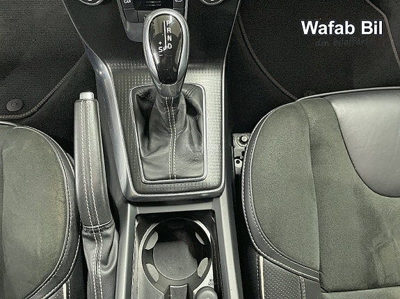 Volvo V40 11 of 14