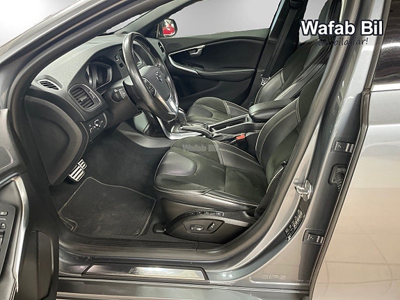 Volvo V40 7 of 14