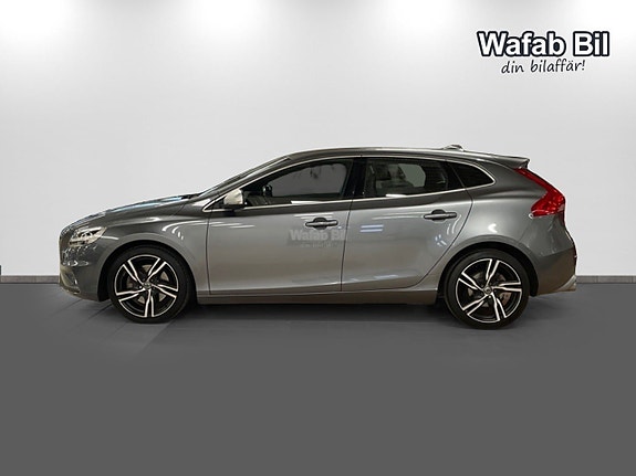 Volvo V40 3 of 14