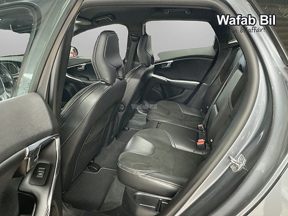 Volvo V40 8 of 14