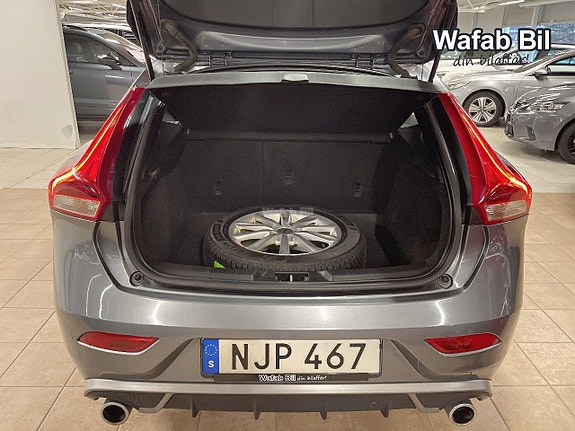 Volvo V40 13 of 14