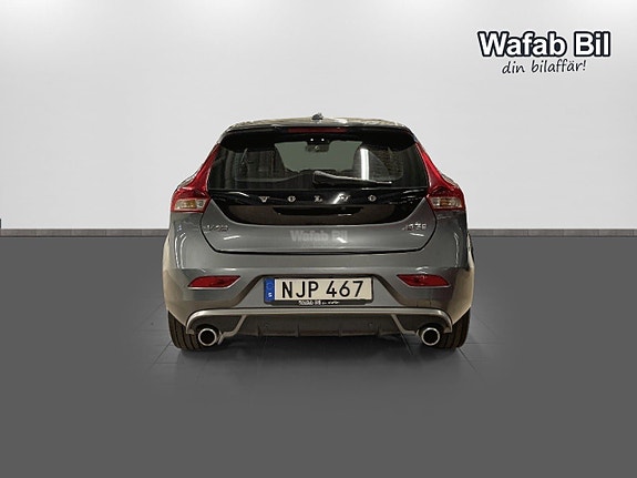Volvo V40 4 of 14