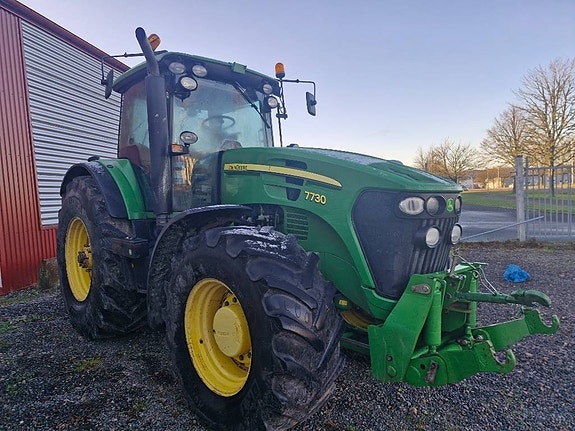 John Deere 7730