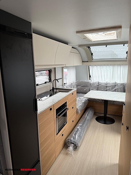 Adria ADORA 663 UT 10 of 20