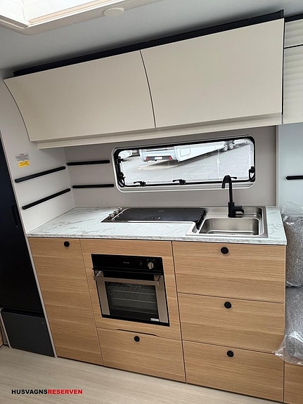 Adria ADORA 663 UT 8 of 20