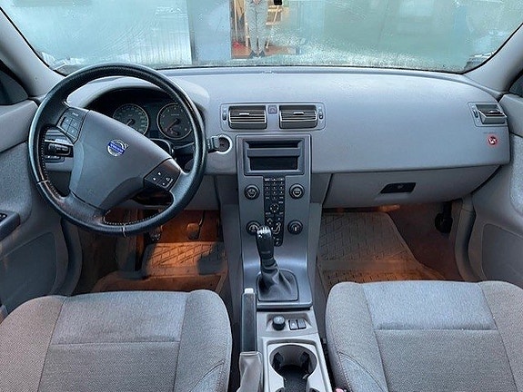 Volvo S40 5 of 5