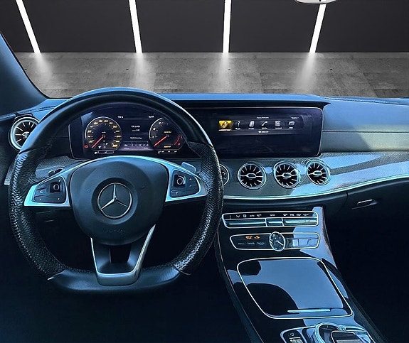 Mercedes-Benz E400 9 of 13