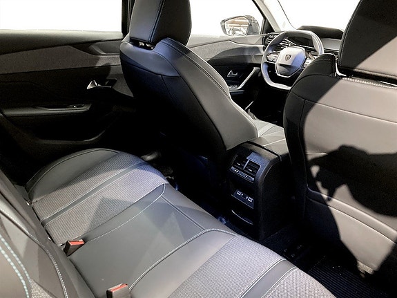 Peugeot 308 12 of 15