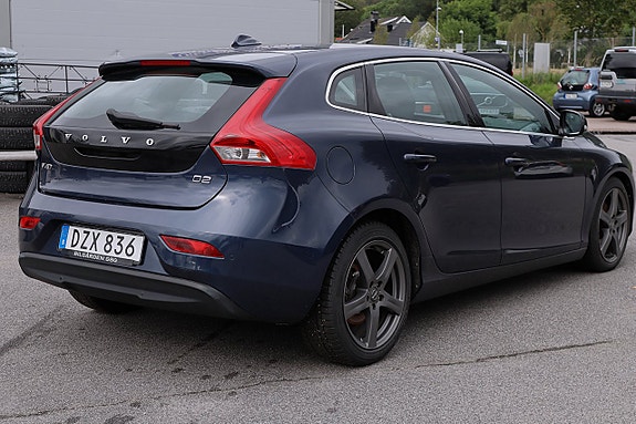 Volvo V40 6 of 17