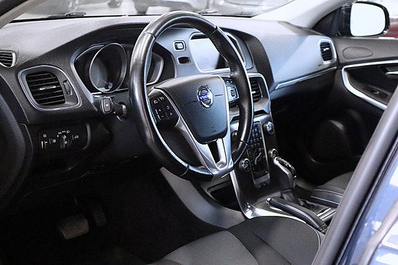 Volvo V40 8 of 15