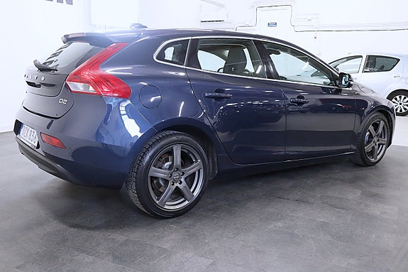Volvo V40 3 of 15