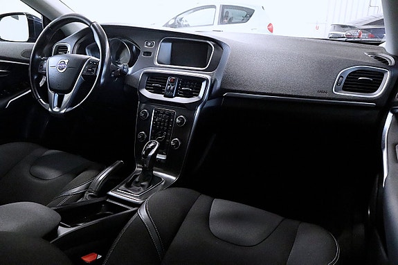 Volvo V40 7 of 15