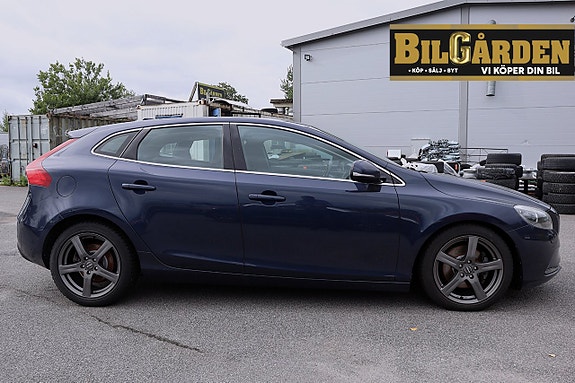 Volvo V40 4 of 17