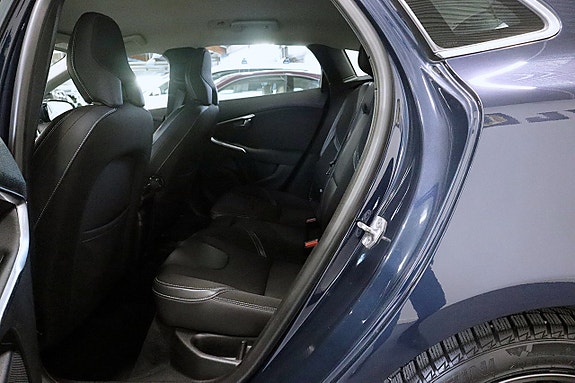 Volvo V40 11 of 15
