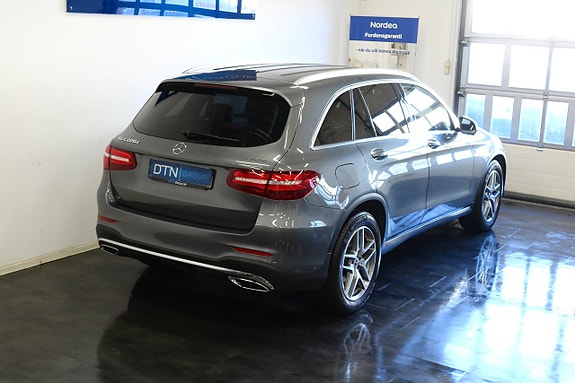 Mercedes-Benz GLC220 d 2 of 5