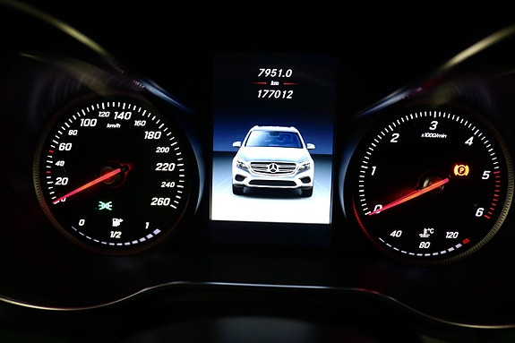 Mercedes-Benz GLC220 d 13 of 22