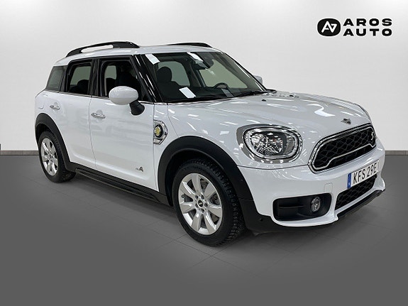 MINI Countryman Cooper SE 3 of 5