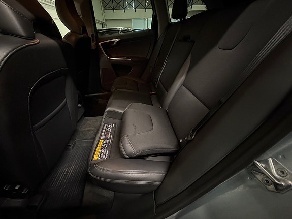 Volvo XC60 13 of 27