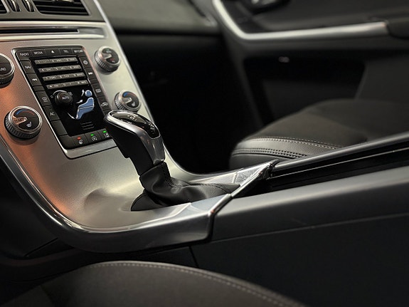 Volvo XC60 18 of 27